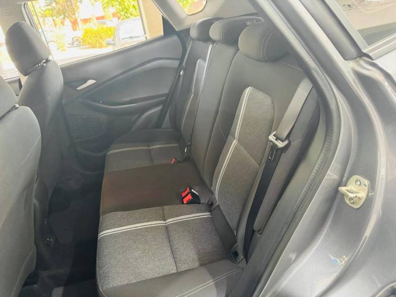 CHEVROLET - TRACKER - 2021/2022 - Prata - R$ 99.990,00