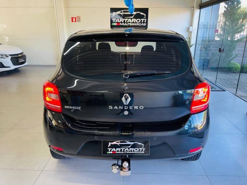 RENAULT - SANDERO - 2018/2019 - Preta - R$ 46.990,00