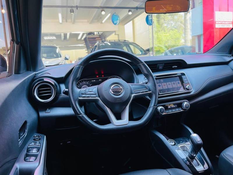 NISSAN - KICKS - 2018/2019 - Cinza - R$ 87.990,00