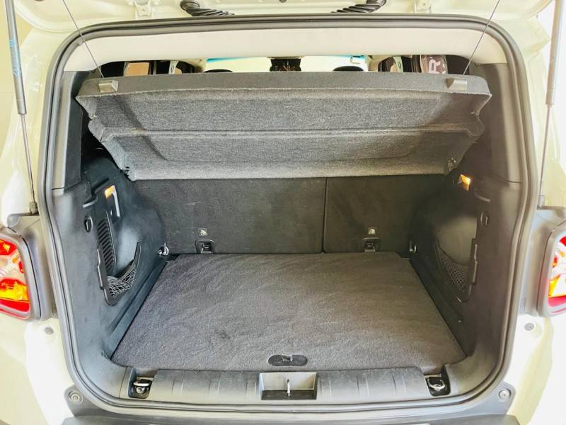 JEEP - RENEGADE - 2018/2019 - Branca - R$ 75.990,00