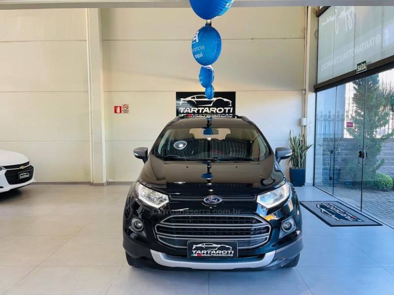 FORD - ECOSPORT - 2016/2017 - Preta - R$ 64.990,00