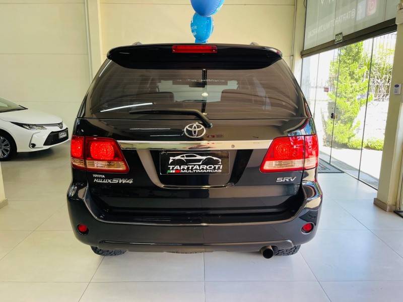 TOYOTA - HILUX SW4 - 2007/2008 - Preta - R$ 105.990,00