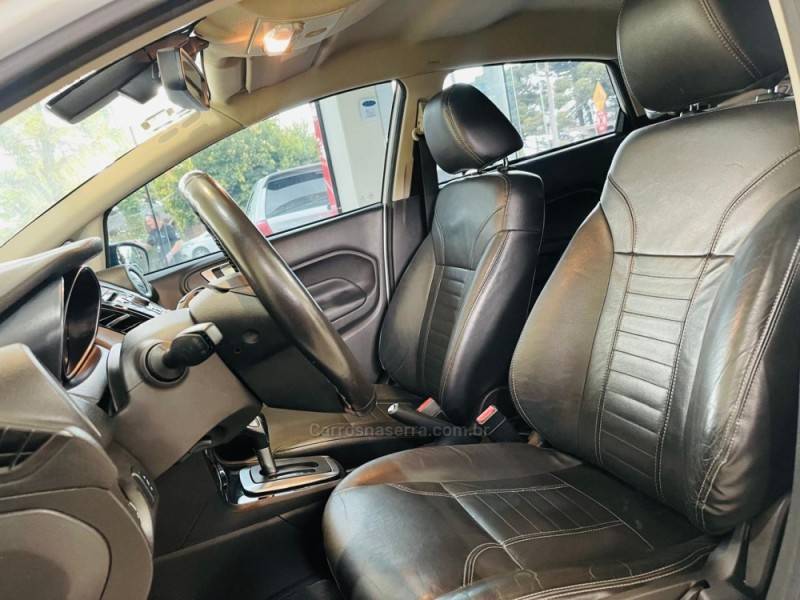 FORD - FIESTA - 2014/2015 - Branca - R$ 48.990,00