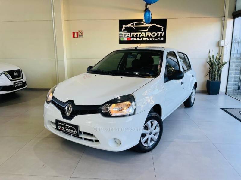 RENAULT - CLIO - 2013/2014 - Branca - R$ 29.990,00