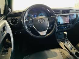 TOYOTA - COROLLA - 2019/2019 - Branca - R$ 108.990,00