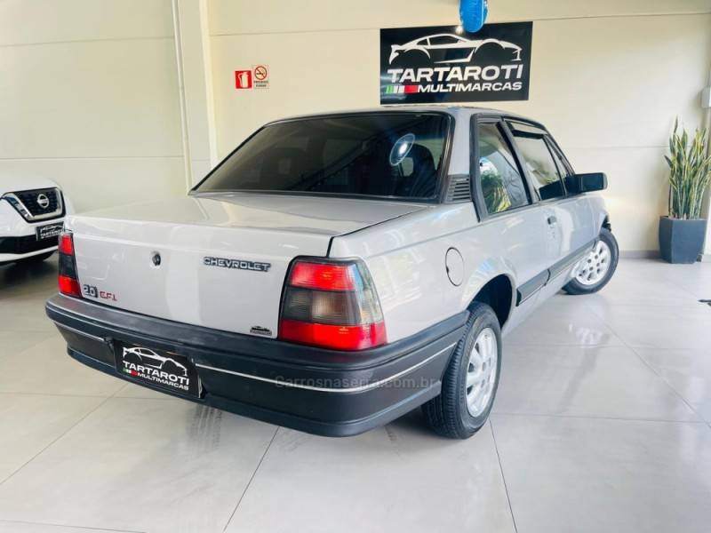 CHEVROLET - MONZA - 1991/1992 - Prata - R$ 16.990,00