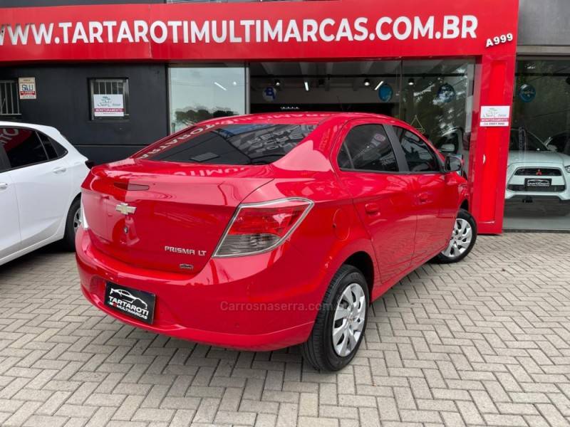 CHEVROLET - PRISMA - 2015/2016 - Vermelha - R$ 57.990,00