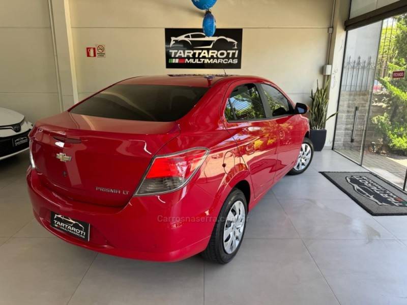 CHEVROLET - PRISMA - 2015/2016 - Vermelha - R$ 57.990,00