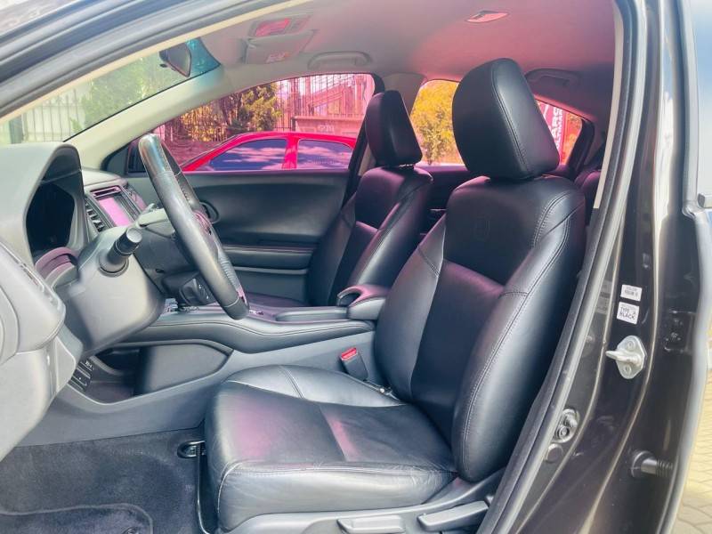 HONDA - HR-V - 2015/2016 - Marrom - R$ 86.990,00