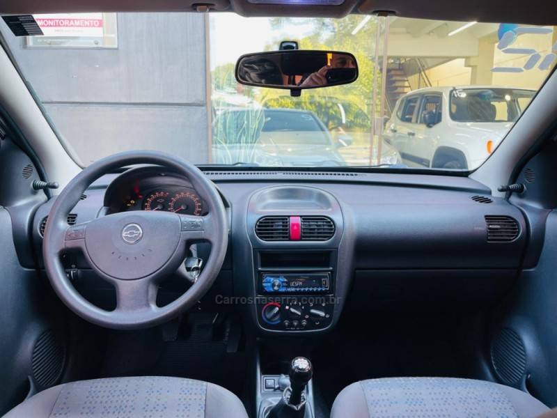 CHEVROLET - CORSA - 2012/2012 - Bege - R$ 36.990,00
