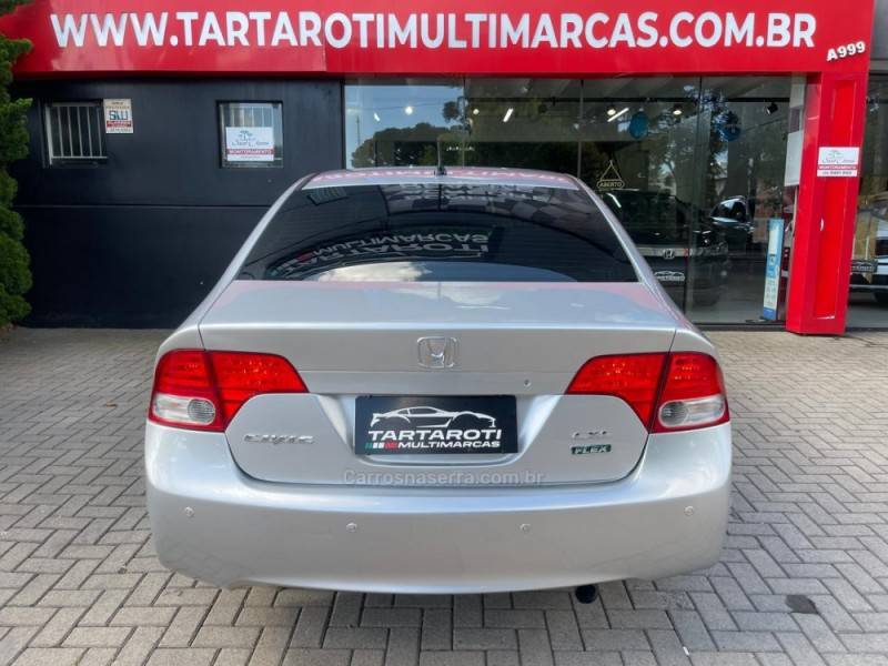 HONDA - CIVIC - 2010/2011 - Prata - R$ 54.990,00