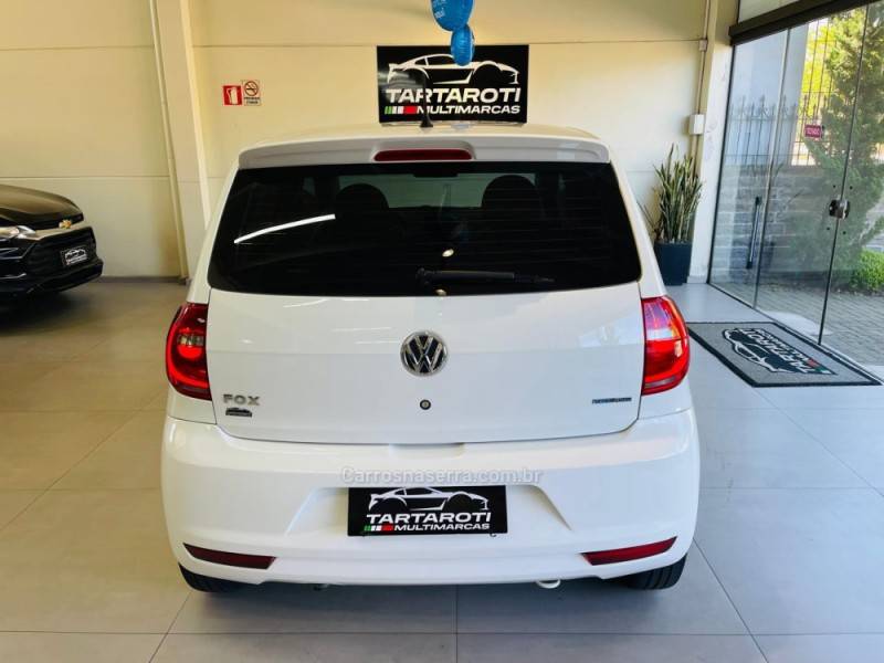 VOLKSWAGEN - FOX - 2014/2014 - Branca - R$ 43.990,00