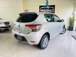 RENAULT - SANDERO - 2021/2022 - Prata - R$ 64.990,00