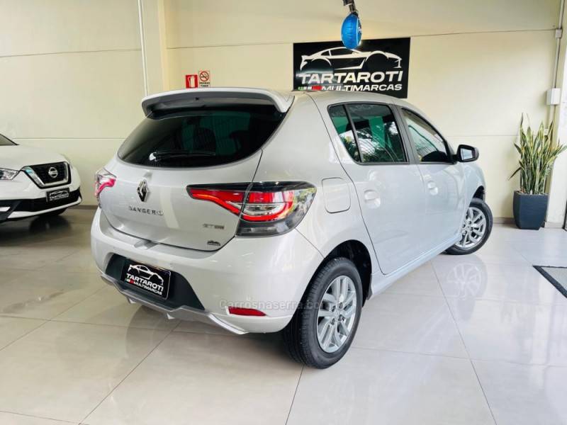 RENAULT - SANDERO - 2021/2022 - Prata - R$ 64.990,00