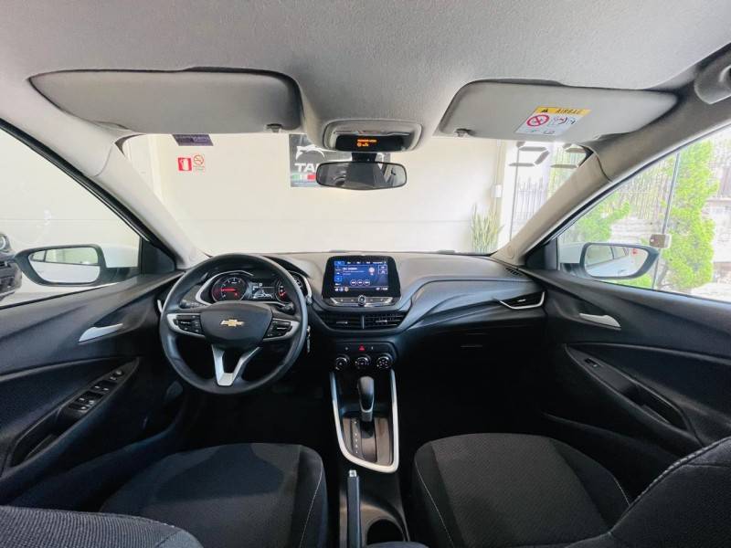 CHEVROLET - ONIX - 2021/2022 - Branca - R$ 78.990,00