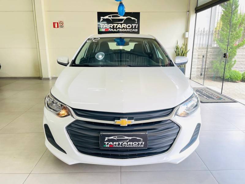 CHEVROLET - ONIX - 2021/2022 - Branca - R$ 73.990,00
