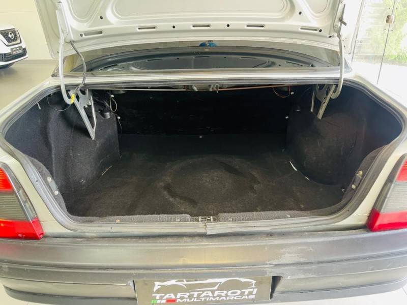 CHEVROLET - MONZA - 1991/1992 - Prata - R$ 16.990,00