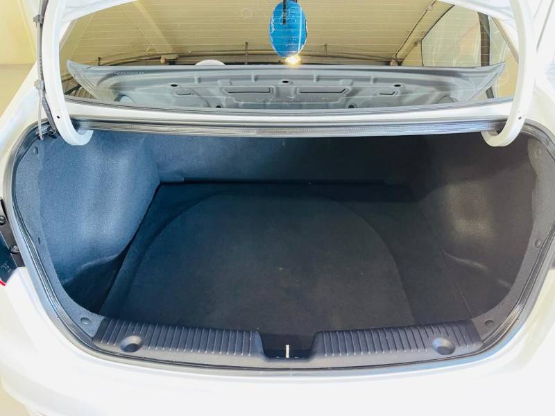 HYUNDAI - HB20S - 2018/2019 - Branca - R$ 65.990,00