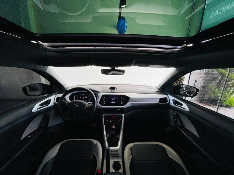 VOLKSWAGEN - T-CROSS - 2019/2020 - Preta - R$ 109.990,00