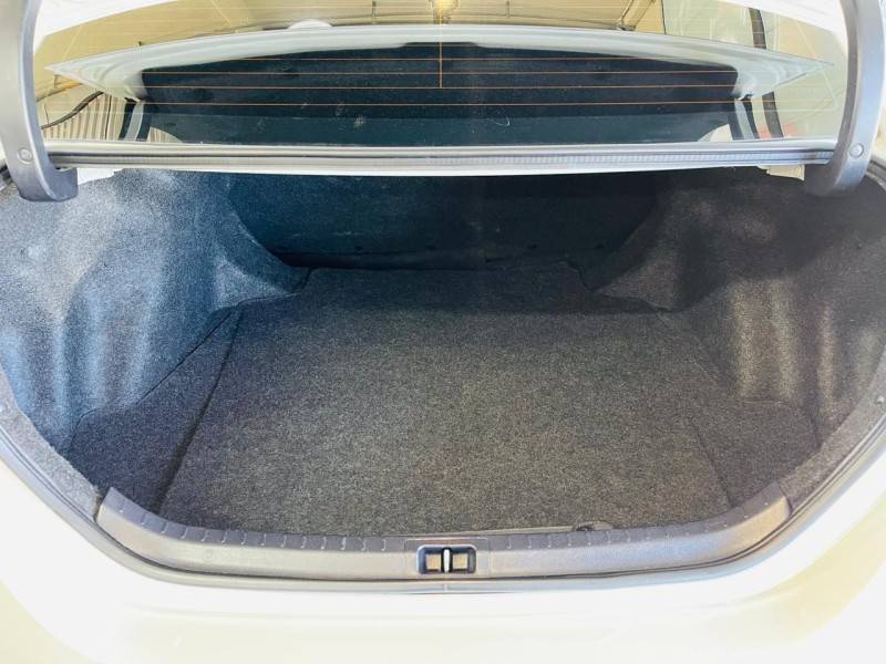 TOYOTA - COROLLA - 2019/2019 - Branca - R$ 108.990,00