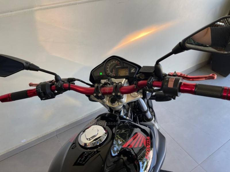 HONDA - CB 300R - 2010/2010 - Preta - R$ 13.990,00