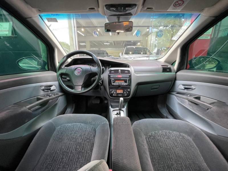 FIAT - LINEA - 2011/2012 - Cinza - R$ 32.990,00